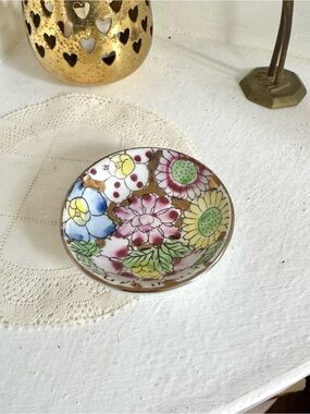 Vintage Japanese Floral Hand painted Porcelain Catchall Dish Gold Leaf